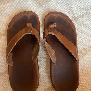 OluKai Men's Tan Leather Flip-Flops